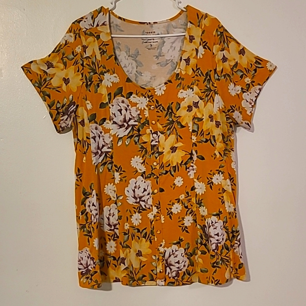 Like New Torrid Super Soft Knits Top Size 3 Mustard Color with Flowers